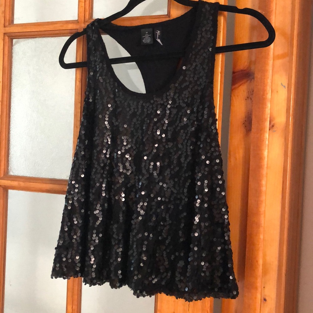 Black crop top